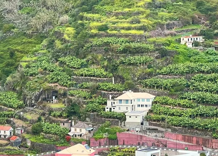 Ribeira Roots Residence